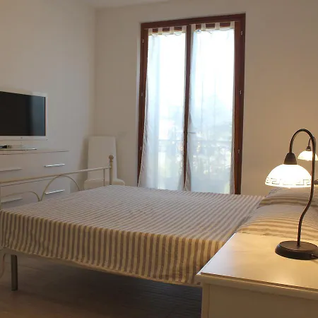 Apt.5 Delle Rose *
